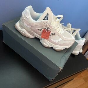 New Balance Gray Sneakers